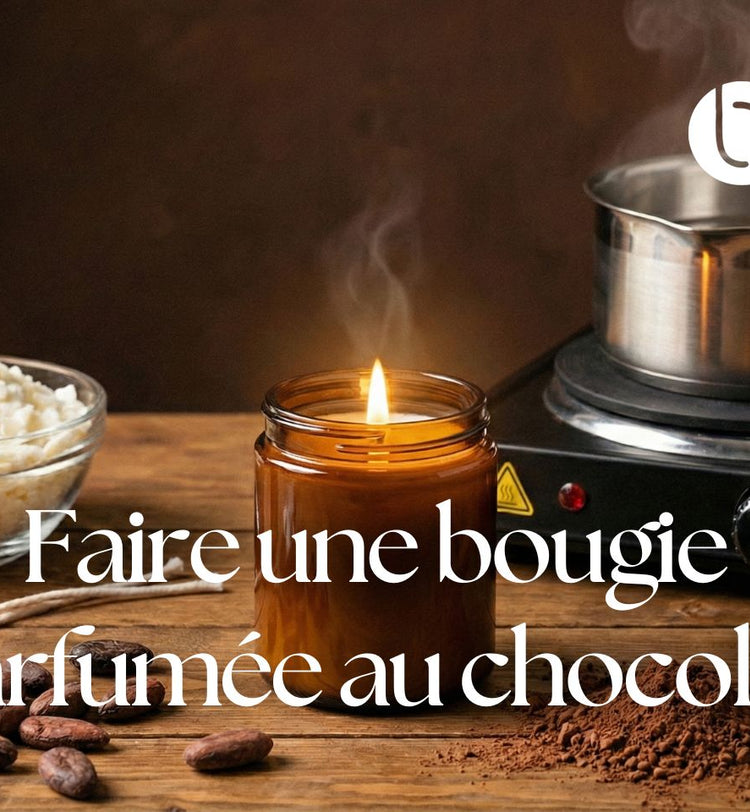 Fabrication d’une bougie parfumée au chocolat avec cire fondue au bain-marie, pot ambré allumé, copeaux de cire, fèves de cacao et bâtons de cannelle sur un plan de travail.