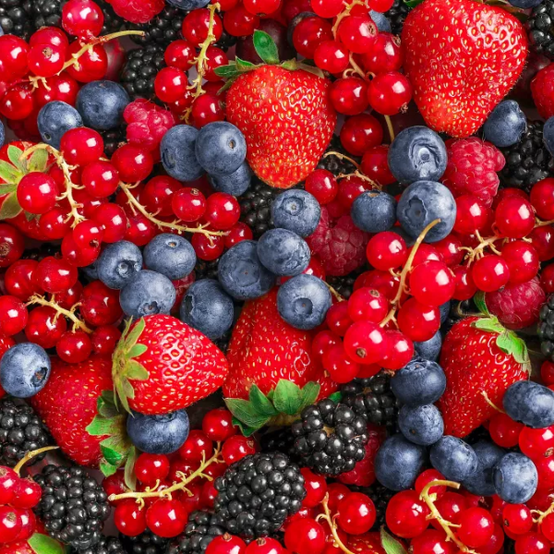 Parfum pour bougie fruits rouges, fragrance d’origine naturelle aux notes fruitées et gourmandes évoquant un mélange de fruits juteux pour bougies et diffuseurs